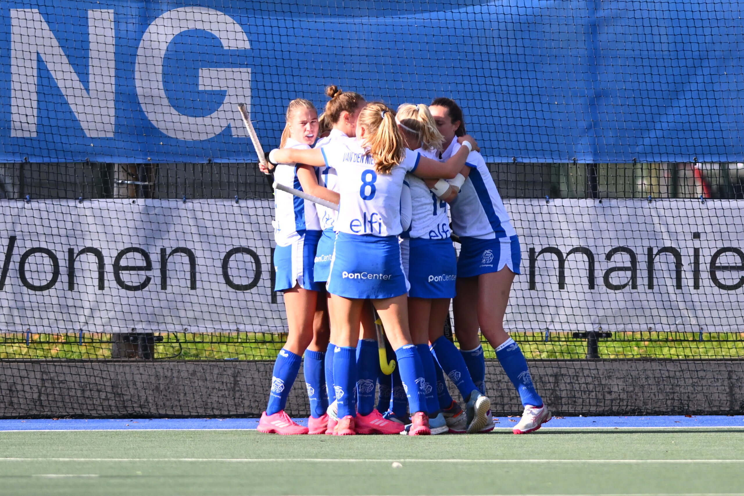 HK (D): zege Kampong, Amsterdam verzekerd van play-offs
