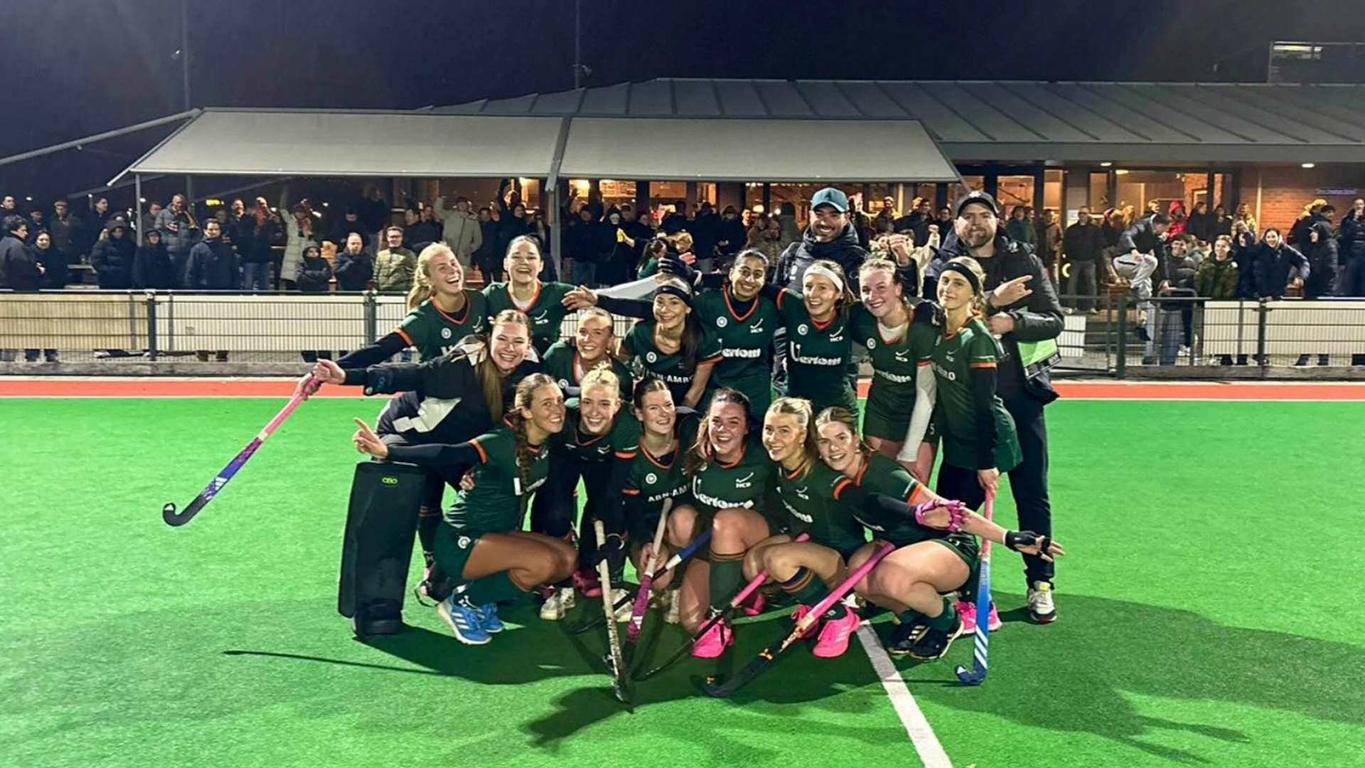 Silver Cup (D): tweedeklasser Barendrecht naar kwartfinales
